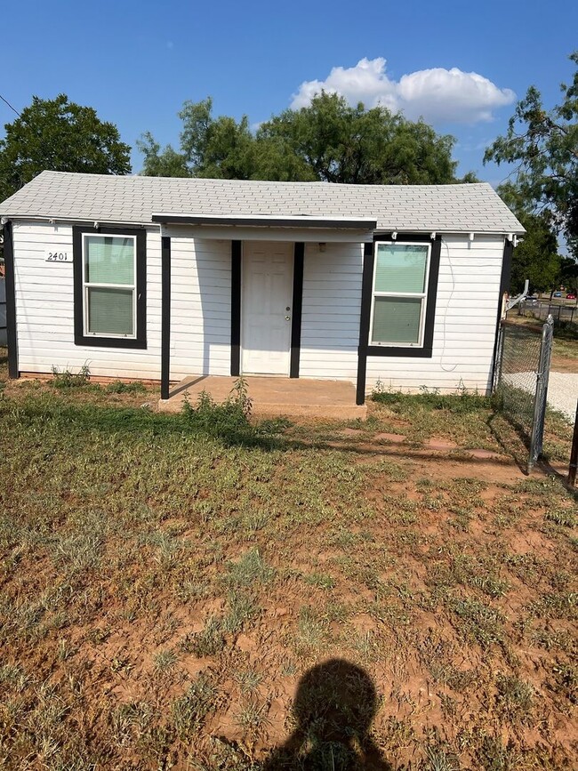 Building Photo - 2401 Old Anson Rd