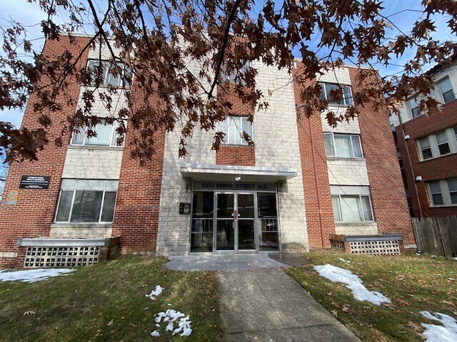 Foto del edificio - 1200 Perry St NE