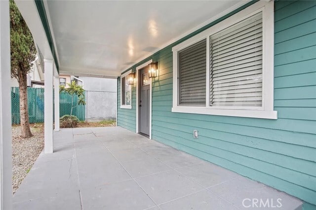 Foto del edificio - 1738 N Sierra Bonita Ave