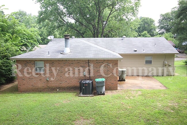 Building Photo - 3593 Voltaire Ave