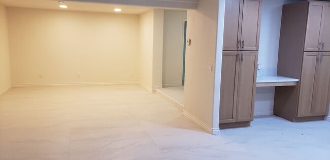 Building Photo - 7th202