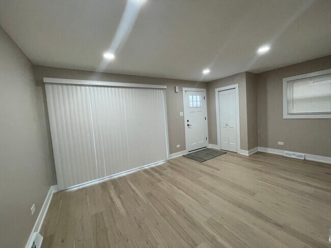 Foto del edificio - 8511 S Parkside Ave