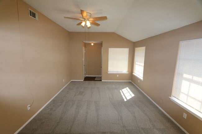 Building Photo - 4411 Prairie Meadow Dr