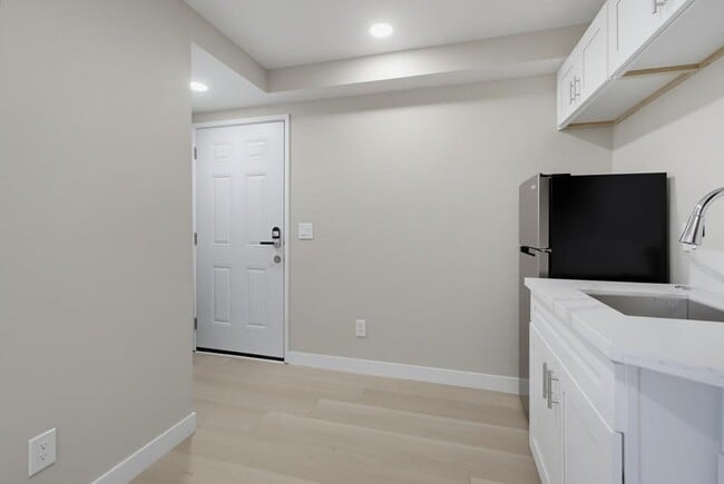 Building Photo - 7993 Montara Ave