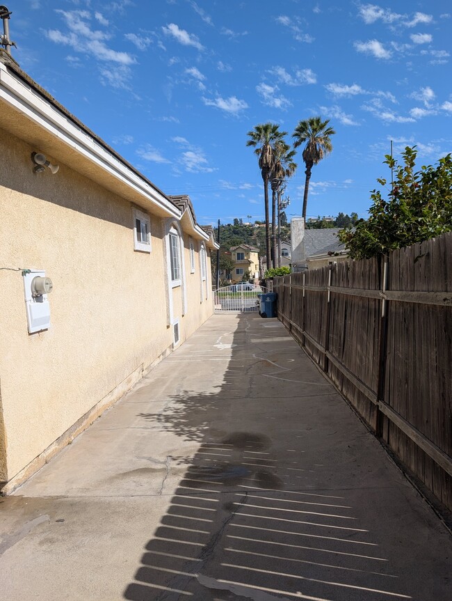 Building Photo - 2721 Montezuma Ave