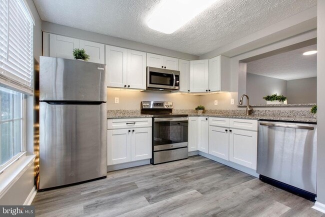 Building Photo - 682 Willowby Run