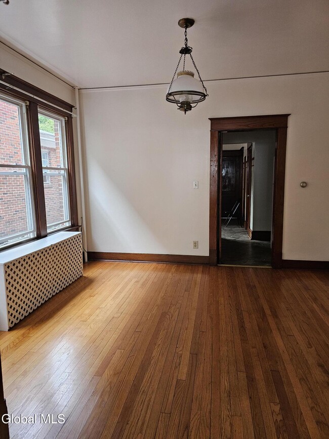 Foto del edificio - 28 Arcadia Ave