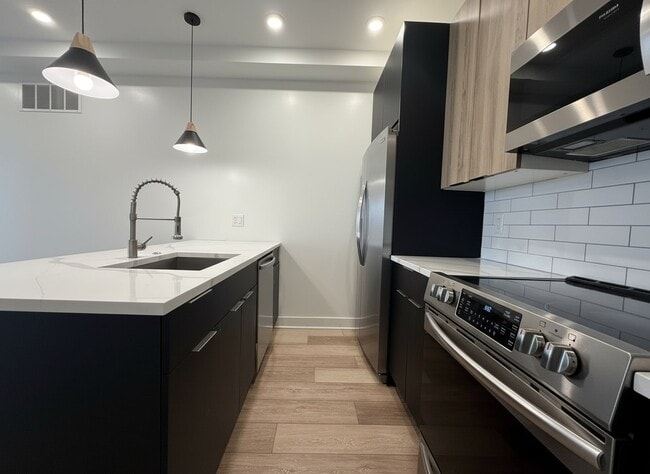 Foto del edificio - 2526 Cecil B. Moore Ave