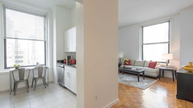 Building Photo - 3 bedroom in NEW YORK NY 10004