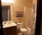 Baño - Coddingtown Mall Apartments