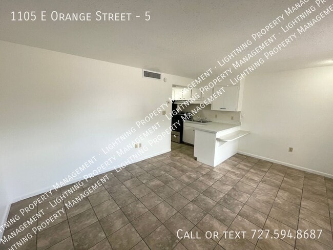 Building Photo - 1105 E Orange St
