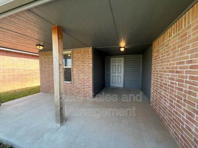 Building Photo - 2224 Alta Vista Ln