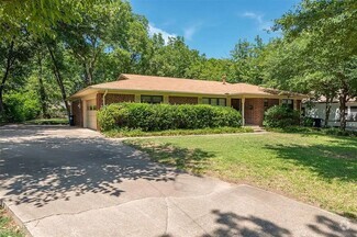 Building Photo - 2114 Houston Pl
