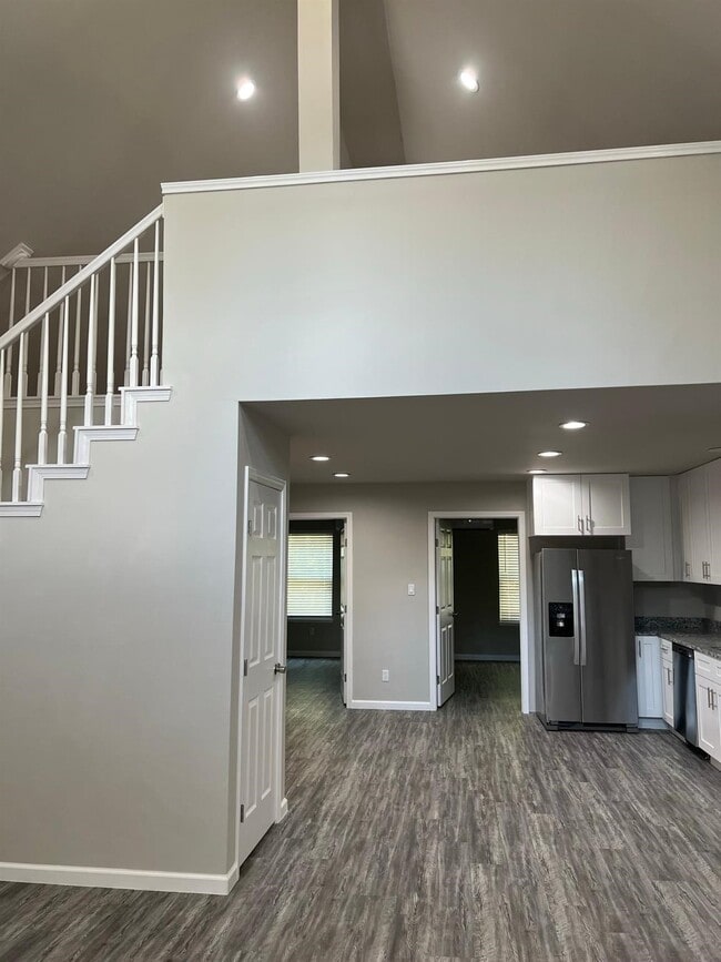 Building Photo - 220 St Croix Dr