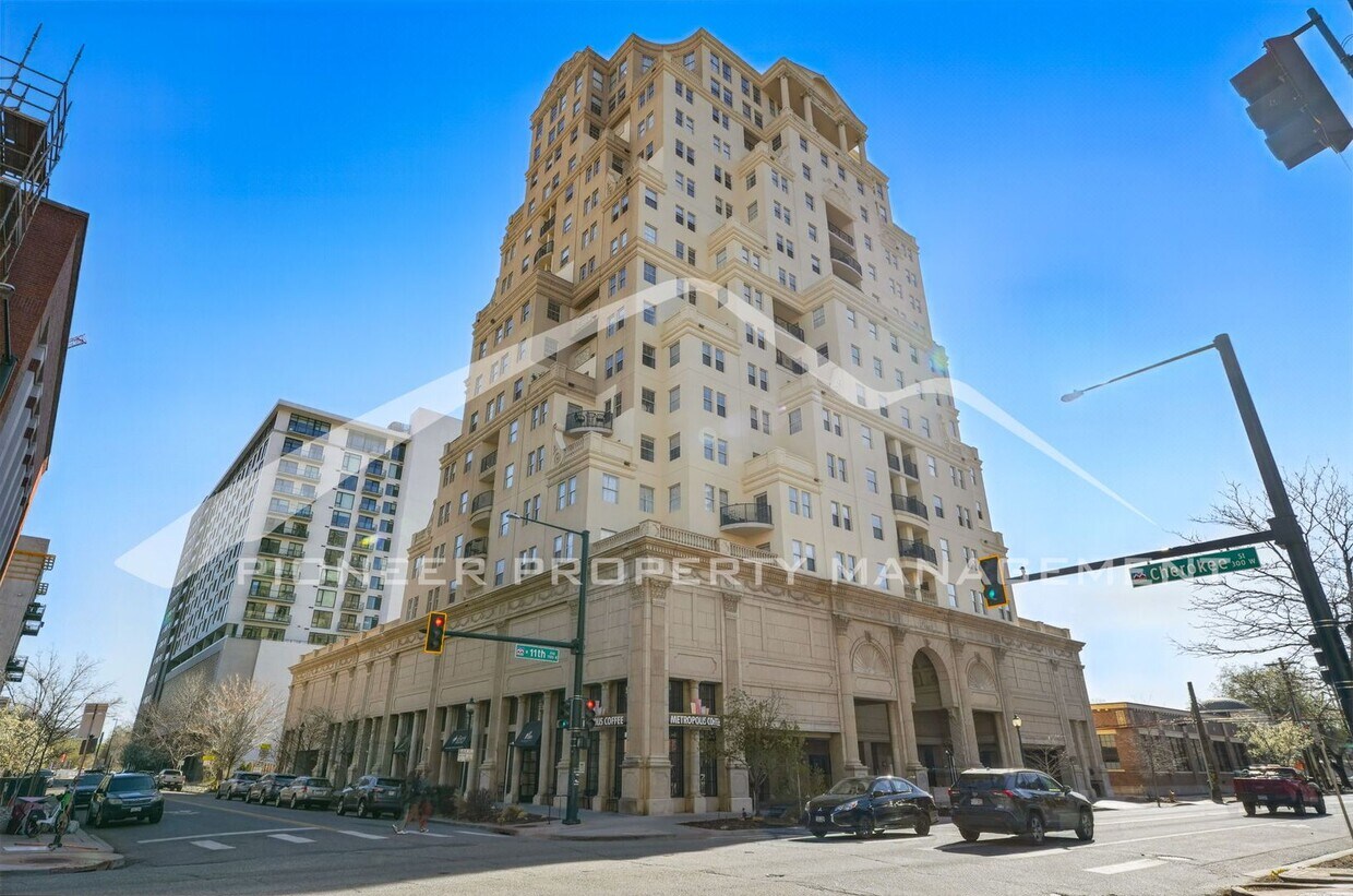 Primary Photo - Amazing Condo with Patio and Central AC!