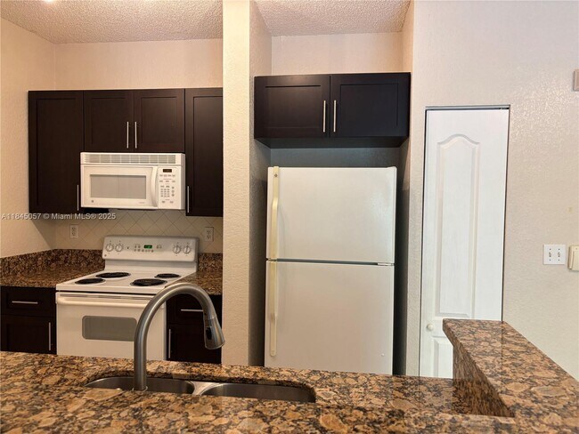 Foto del edificio - 6001 SW 70th St