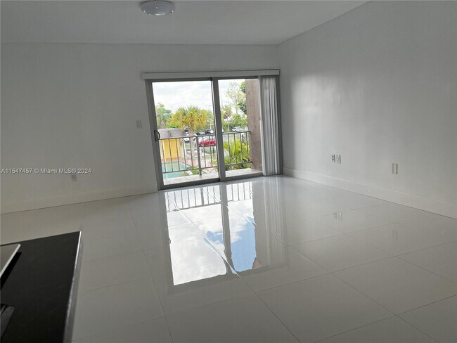 Foto del edificio - 9445 SW 76th St
