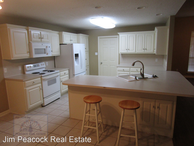 Foto del edificio - 3 br, 2 bath House - 213 Fair Oaks Dr.