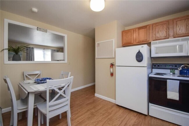 Foto del edificio - 70 Carroll Ave