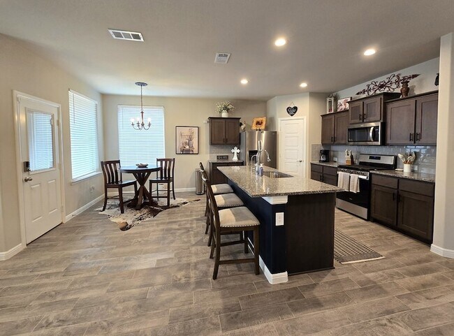 Foto del edificio - 2208 Pike Way