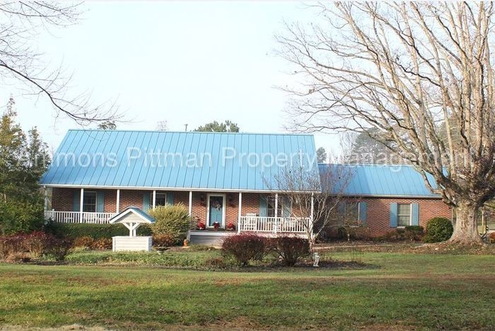 Foto principal - 3 Bedroom Ranch Style Home with Basement