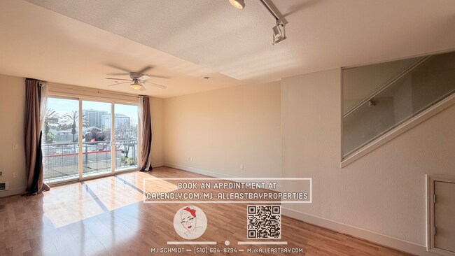 Foto del edificio - Beautiful two-story residence with 2 bedrooms, 2 bathrooms and balcony with views of the city loc...