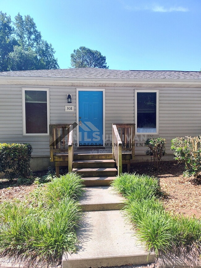 Building Photo - 308 Lakeshore Dr