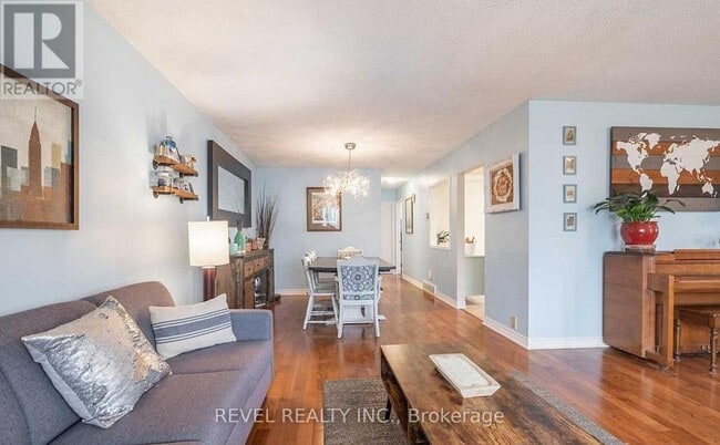 Building Photo - 9 Balmoral Ct