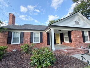 Building Photo - 637 Columbus Dr