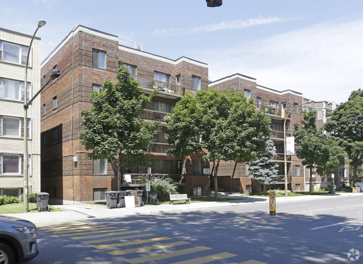 Primary Photo - 2767 Édouard-Montpetit