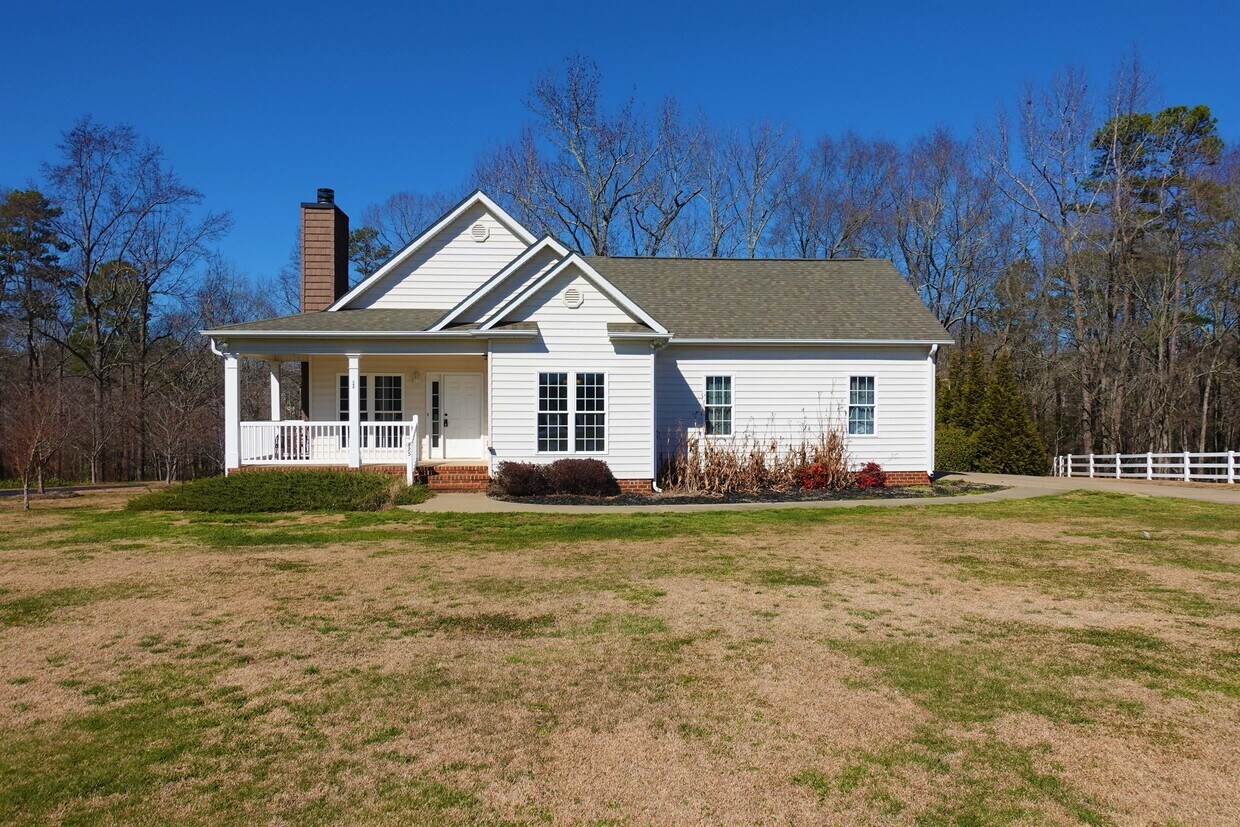 Primary Photo - 175 Circle Rd