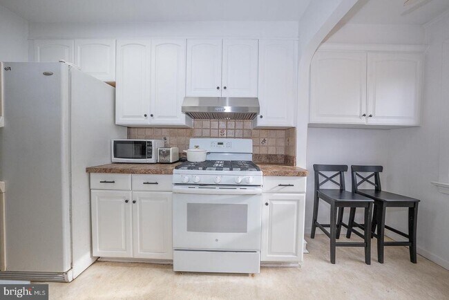 Foto del edificio - 232 Stoneway Ln