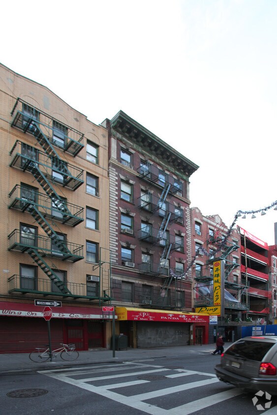 Building Photo - 24 Mott St
