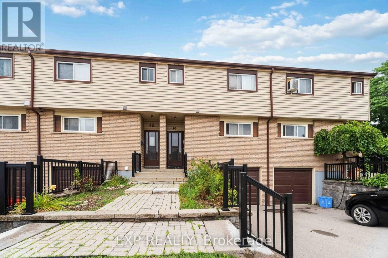 Primary Photo - 10 Claudette Gate