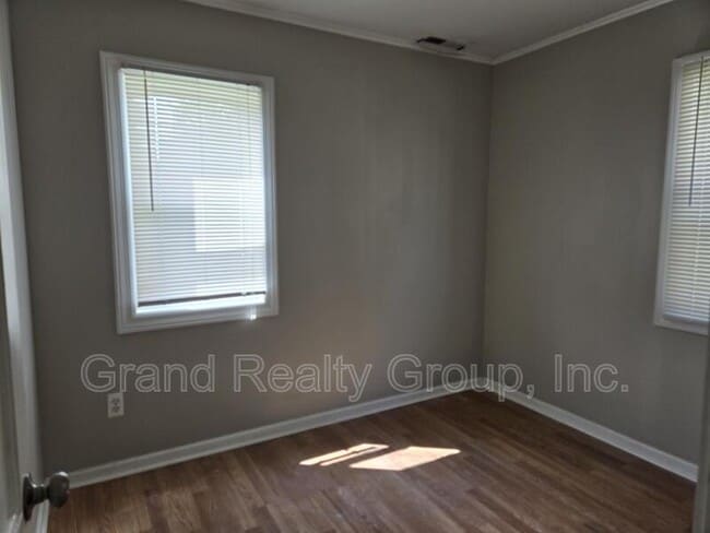 Building Photo - 1326 Ridgeway St
