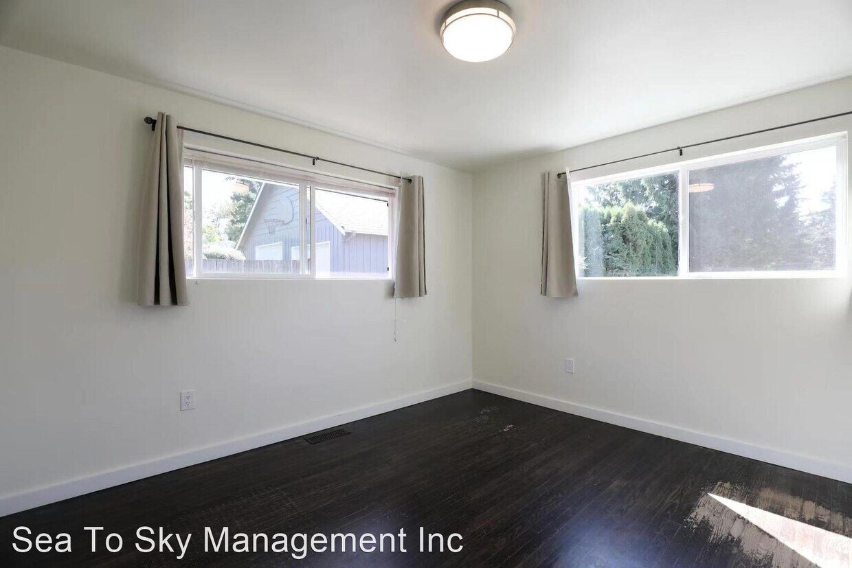 Primary Photo - 3 br, 2.5 bath House - 11805 SE May Creek ...