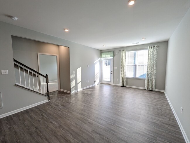 Foto del edificio - 3456 Foxglove Dr
