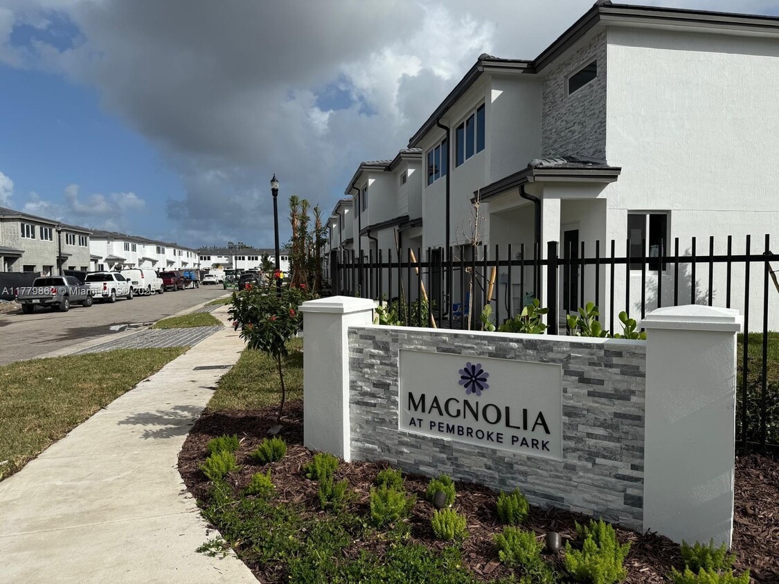 Foto principal - 5060 SW 37th St