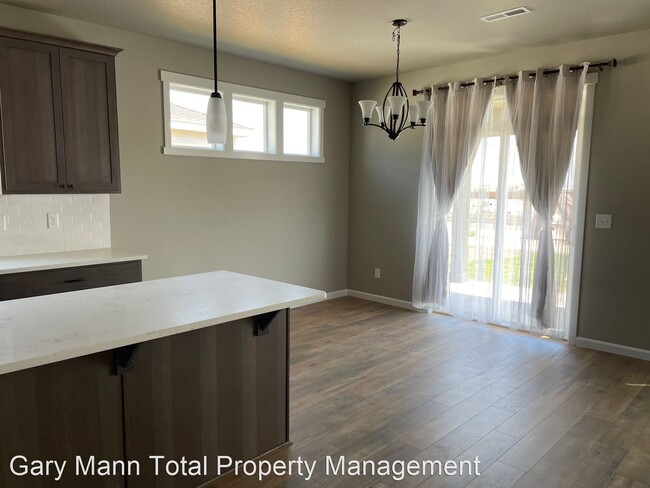 Foto del edificio - 3 br, 2 bath House - 738 J St NE