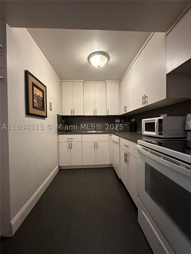 Foto del edificio - 1720 NW N River Dr