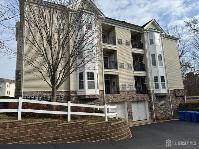 Building Photo - 40 Azalea Dr