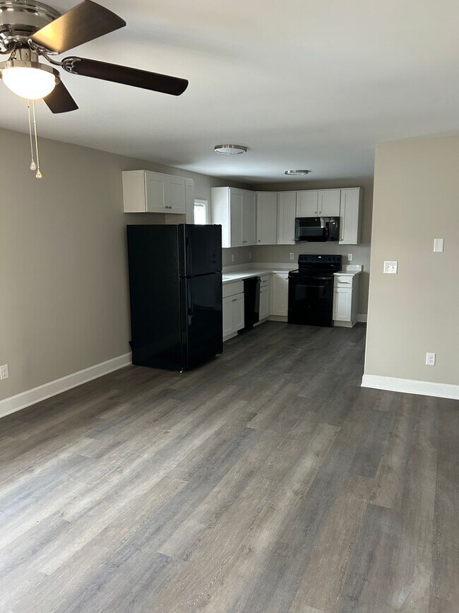 Foto del edificio - 518 W 24 1/2 St