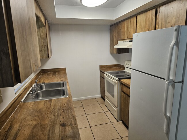 Building Photo - 5302 Plum Ave