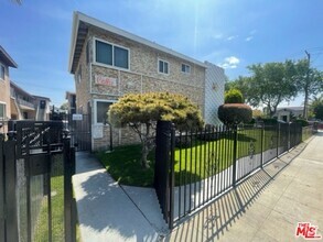 Building Photo - 628 S Osage Ave