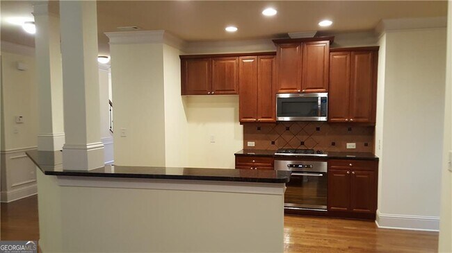 Foto del edificio - 5120 Meridian Ln