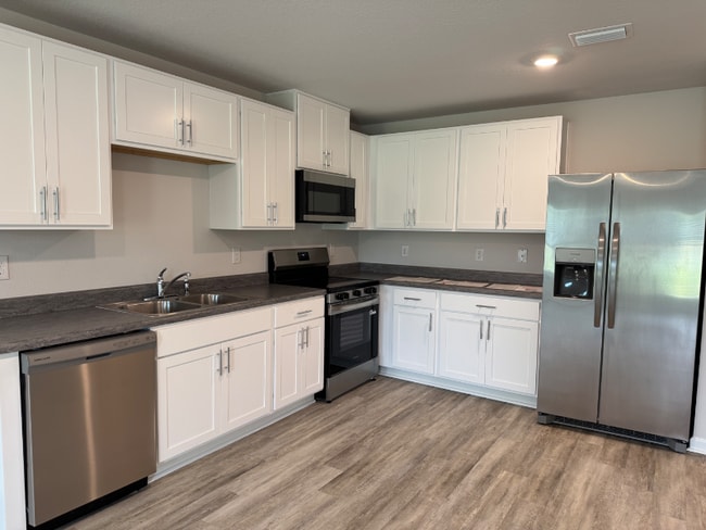 Foto del edificio - 6365 Firefly Dr