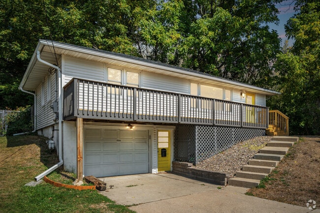 Building Photo - 1527 15th St NE
