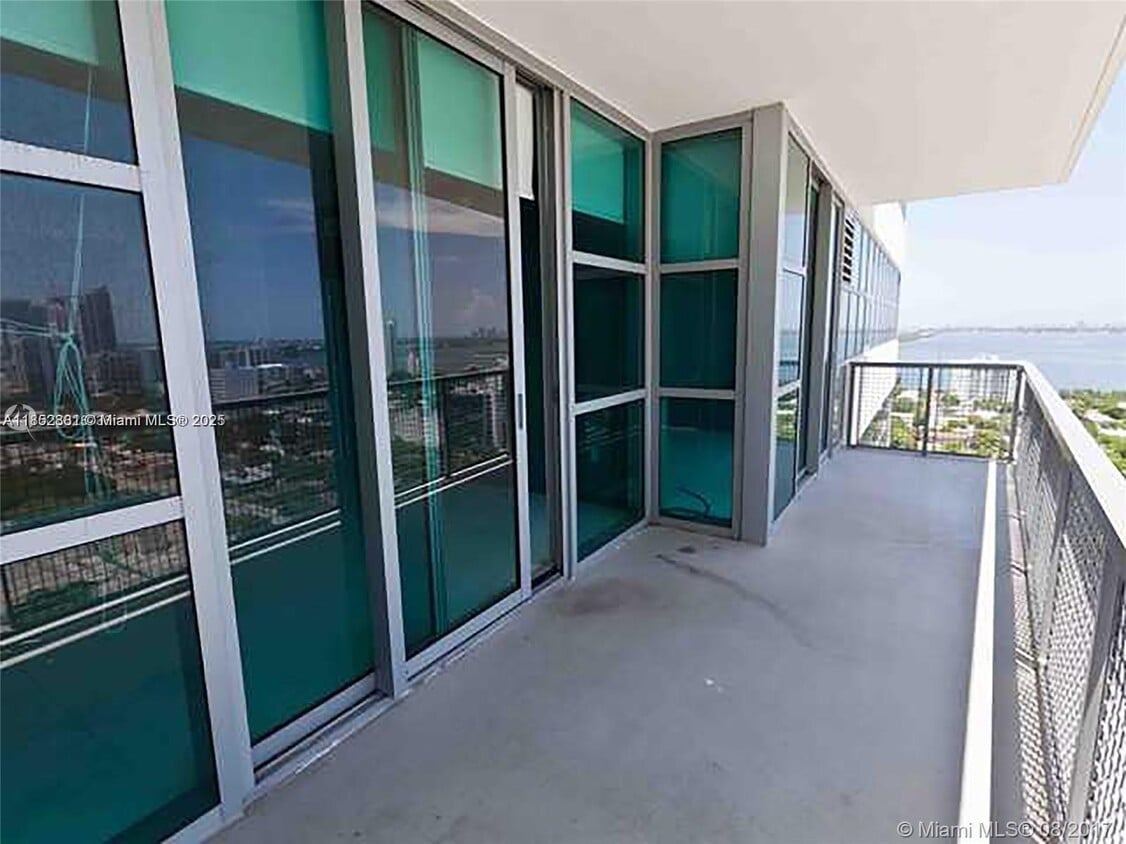 Foto principal - 3301 NE 1st Ave