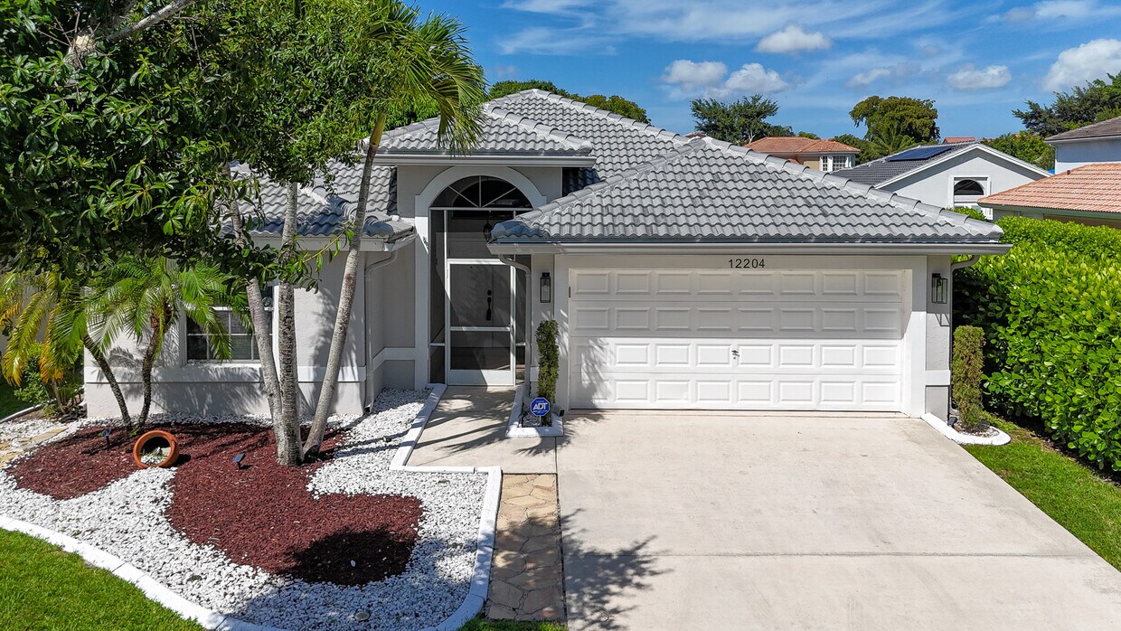 Primary Photo - 12204 Sunset Point Cir