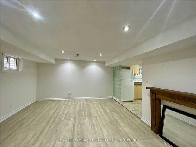 Building Photo - 3081 Nawbrook Rd